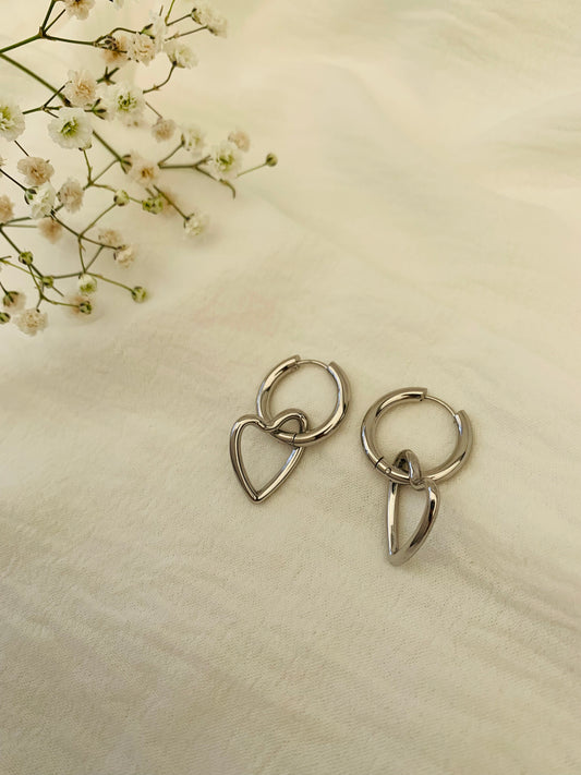 Oorbellen 'silver heart hoops'