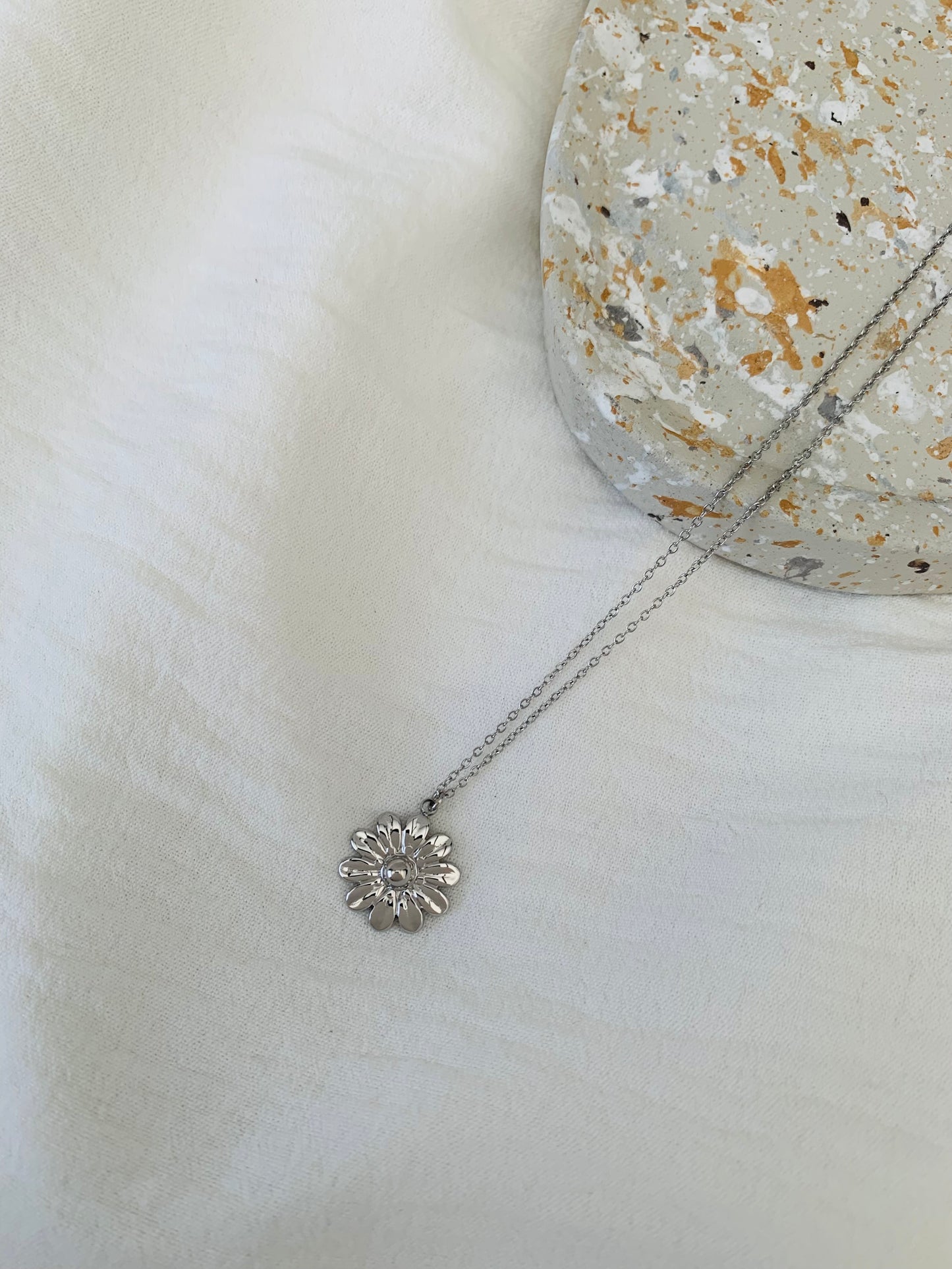 Ketting ‘blooming shine silver’