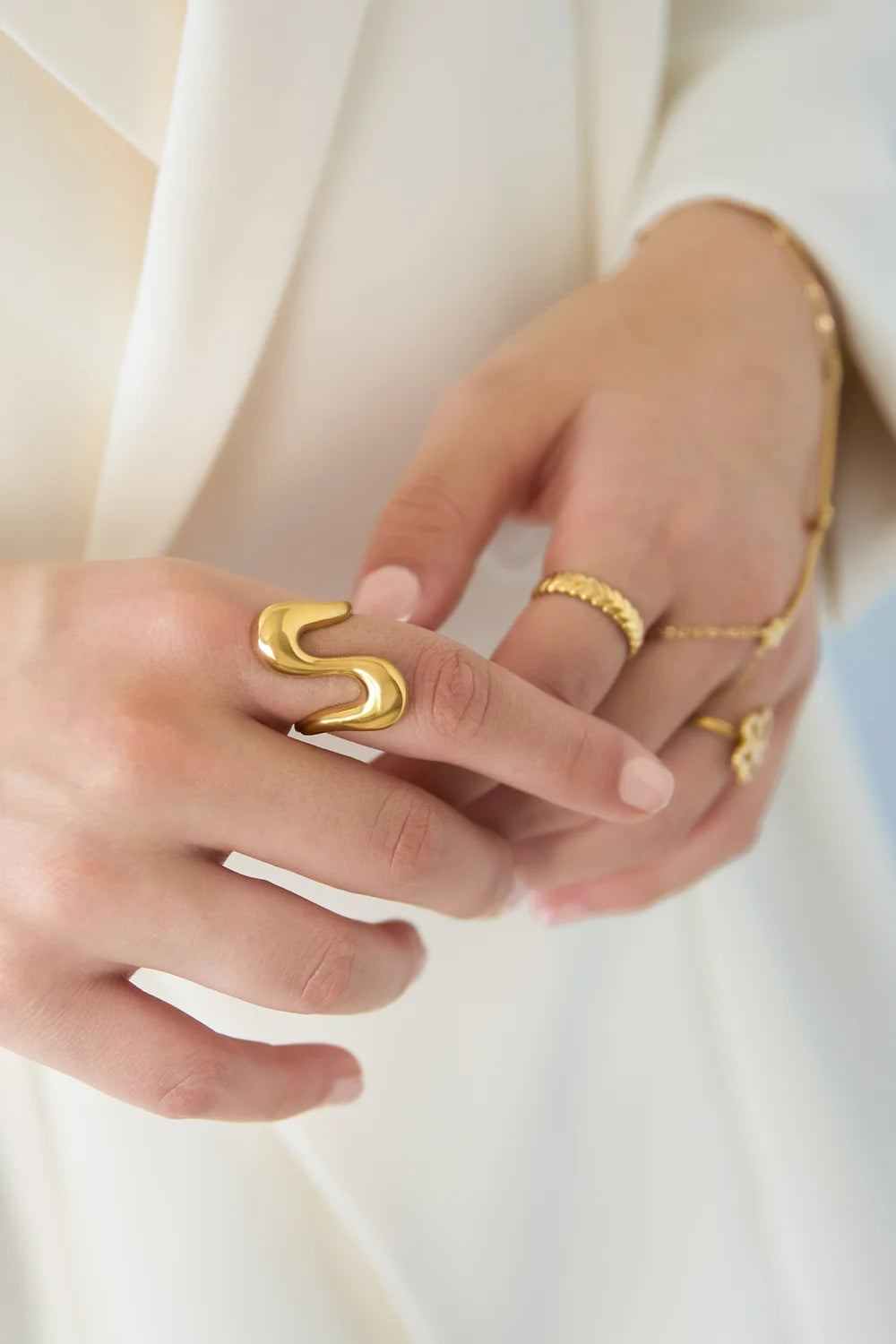 Ring 'wavy'